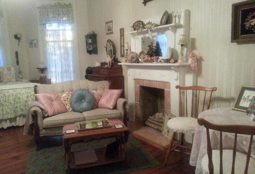 غرفة كومفورت ثلاثية, Holly House Of Hamilton