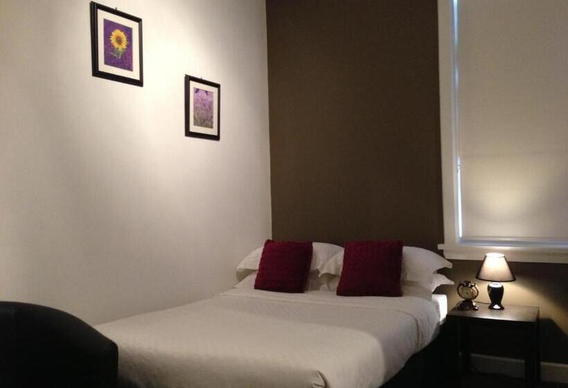 חדר פרמיום, Centennial Inn On Bathurst