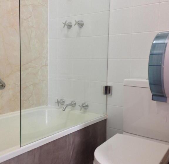 プレミアムルーム, Centennial Inn On Bathurst