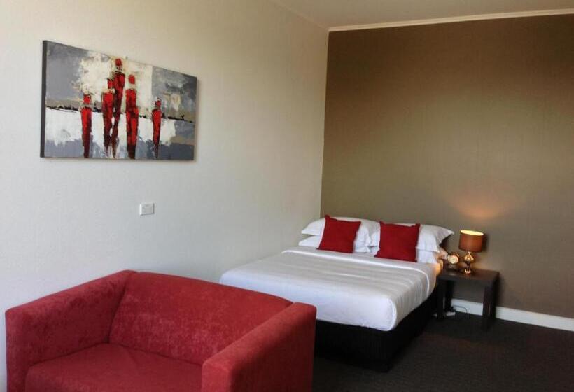 デラックスルーム, Centennial Inn On Bathurst