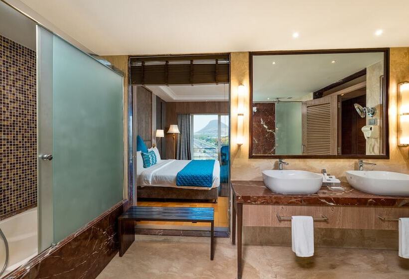 Люкс, Express Inn The Business Luxury