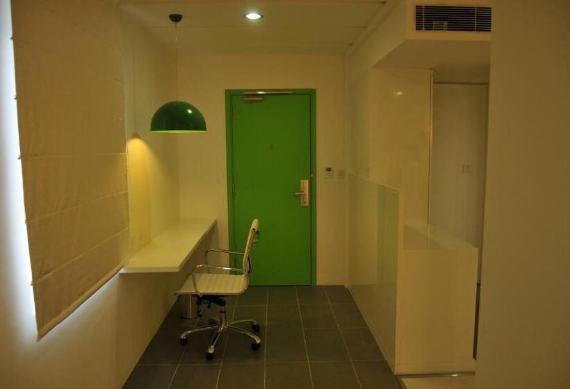 Deluxe Studio, Icon Select By Bhagini