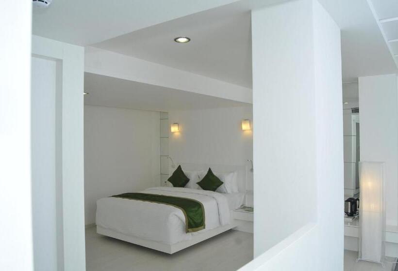 디럭스 스튜디오, Icon Select By Bhagini