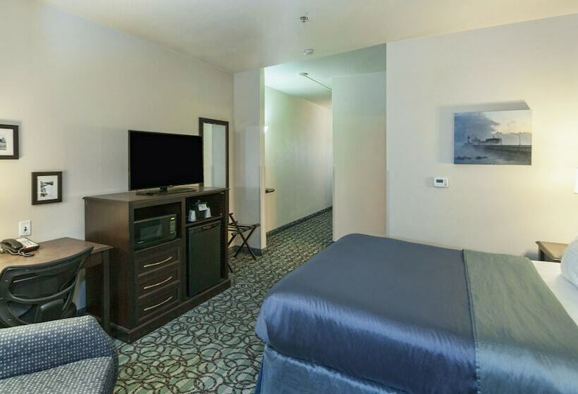 חדר סטנדרט עם מיטת קווין, Park Point Marina Inn