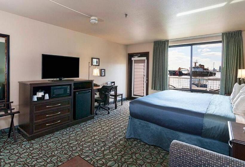 חדר סטנדרט עם מיטת קינג, Park Point Marina Inn