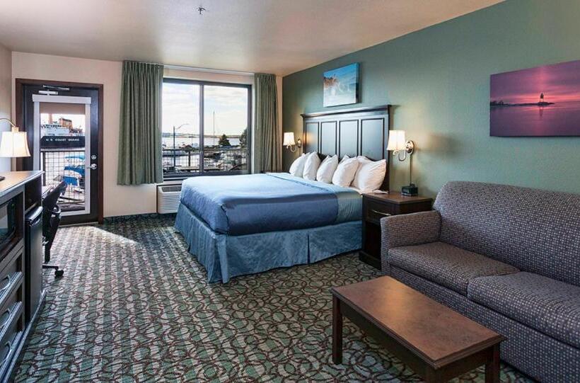 חדר סטנדרט עם מיטת קינג, Park Point Marina Inn