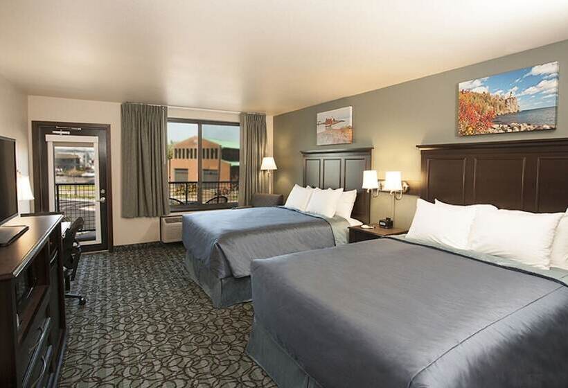 Номер Стандартный Кровать Куин, Park Point Marina Inn