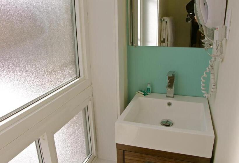 اتاق استاندارد یک نفره, Royal Oak Inn