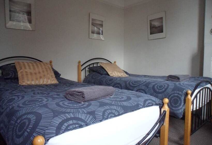 스탠다드 룸 공동 욕실, The Castle Bar Only