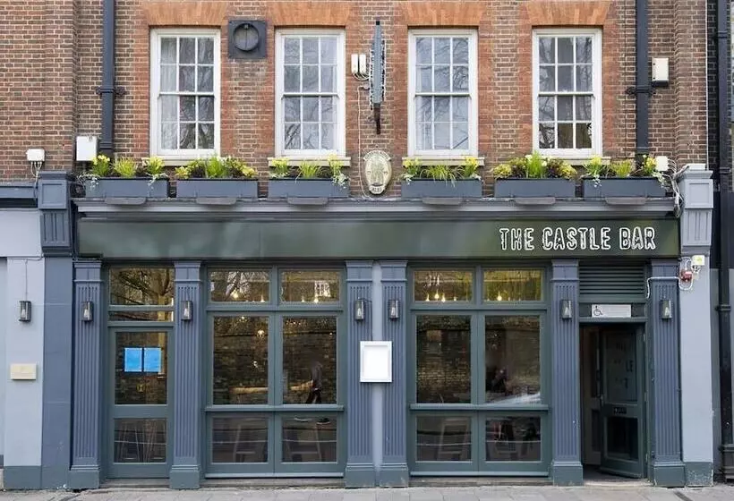 浴室共有ファミリールーム, The Castle Bar Only