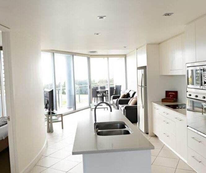 דירת שלושה חדרים, Manta Bargara Resort