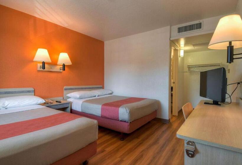 4인용 스탠다드 룸, Motel 6 Jurupa Valley, Ca   Riverside West
