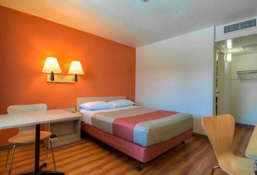 Номер Стандарт Адаптированный для Инвалидов, Motel 6 Jurupa Valley, Ca   Riverside West
