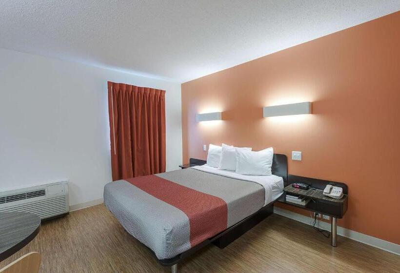غرفة قياسية لذوى الاحتياجات الخاصة, Motel 6 Brandon, Mb