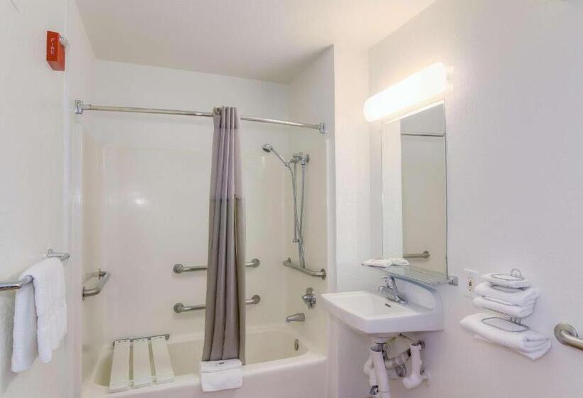 غرفة قياسية لذوى الاحتياجات الخاصة, Vagabond Inn Sylmar