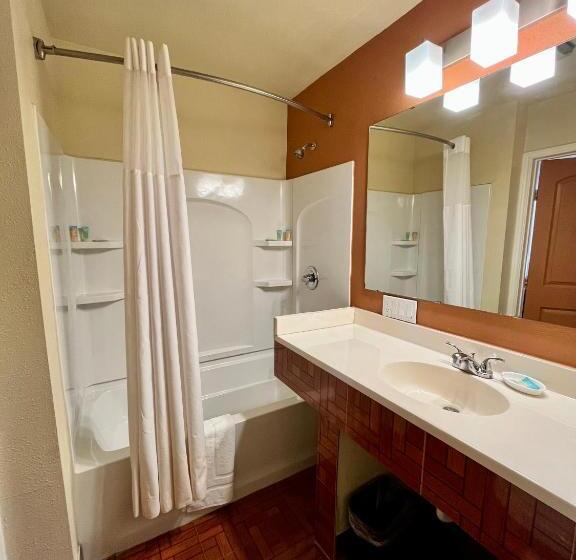 キングサイズベッドのデラックスルーム, Sun Valley Motel Junction