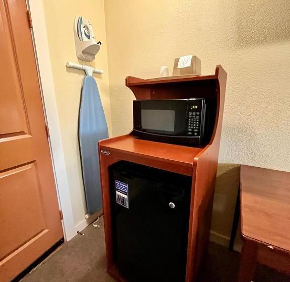 キングサイズベッドのデラックスルーム, Sun Valley Motel Junction