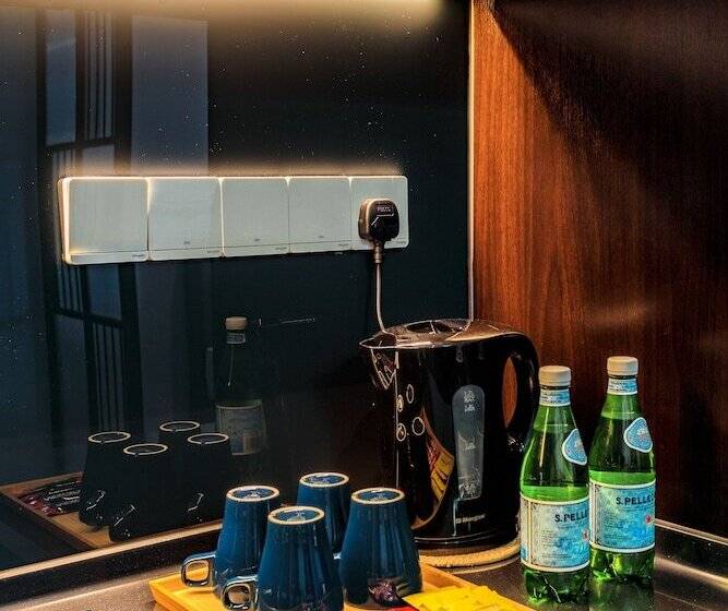 استودیوی استاندارد, Mana Mana Suites At Scarletz Klcc