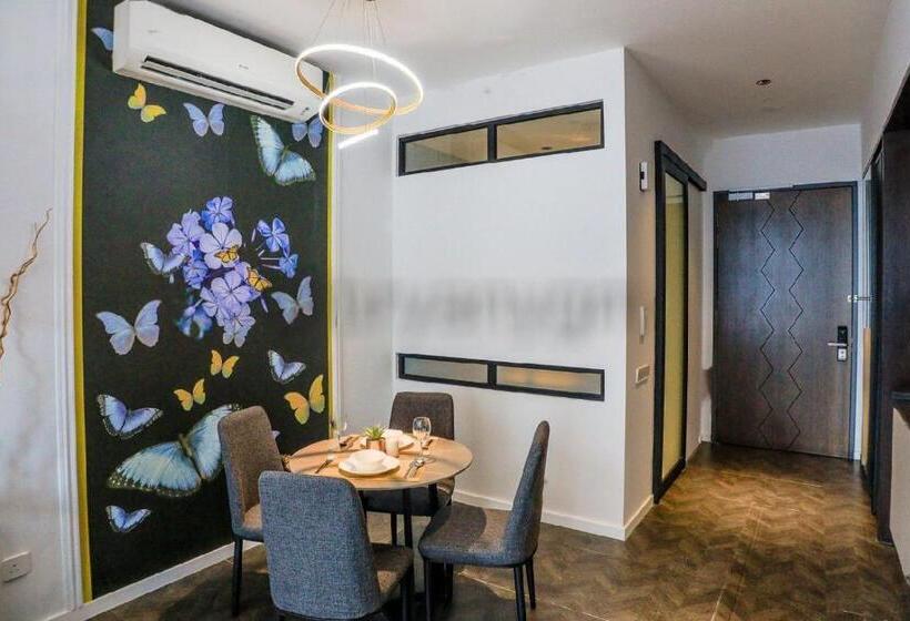 استودیوی استاندارد با تخت دو نفره بزرگ, Mana Mana Suites At Scarletz Klcc