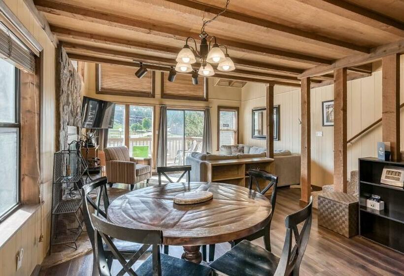 آپارتمان 3 خوابه, Timbers Six