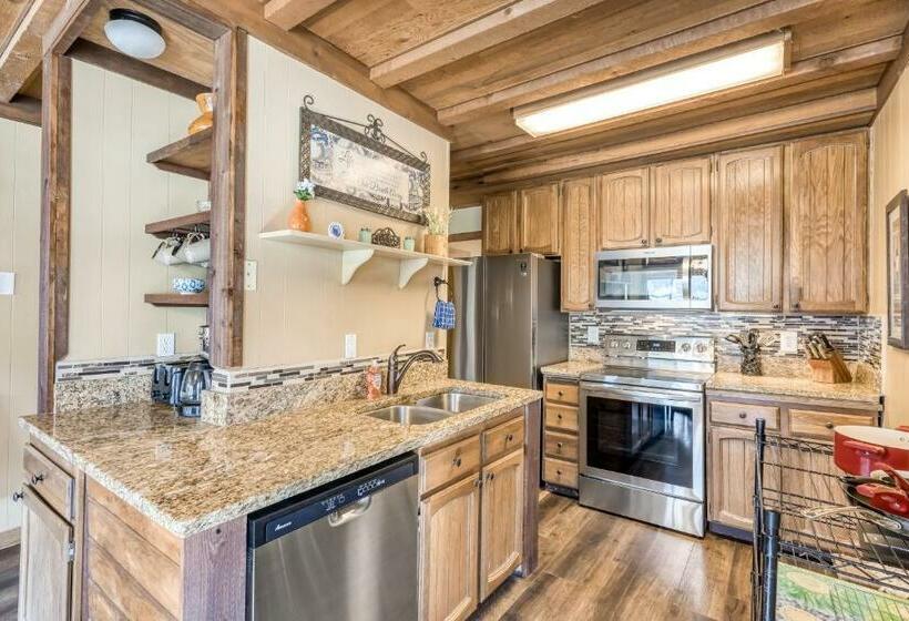 آپارتمان 3 خوابه, Timbers Six