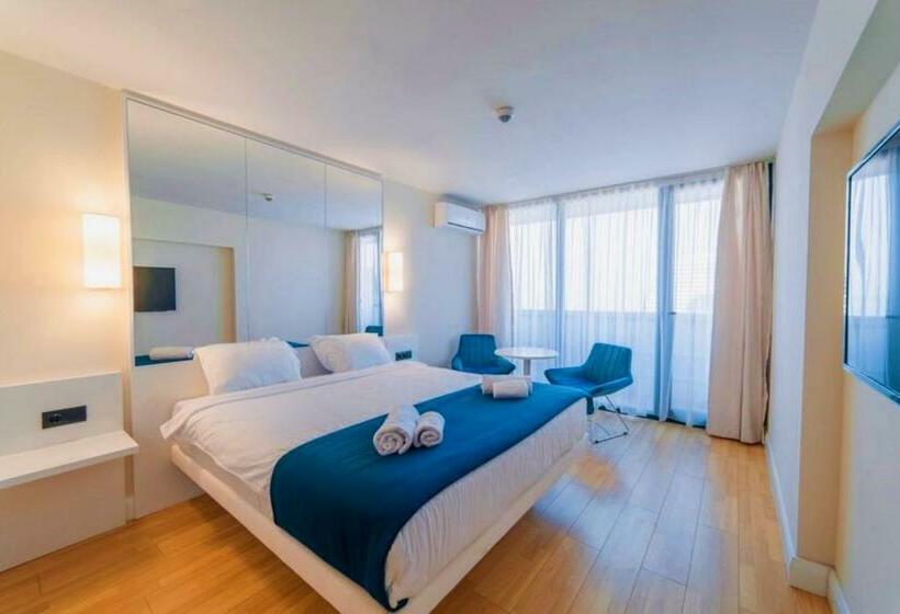 استودیوی استاندارد با چشمانداز دریا, Apartments Orbi City Sea View