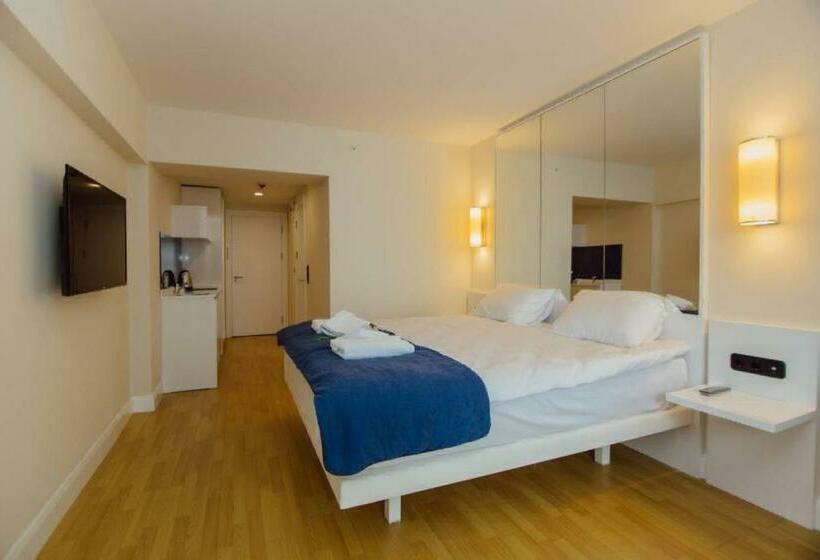 استودیوی استاندارد با چشمانداز دریا, Apartments Orbi City Sea View