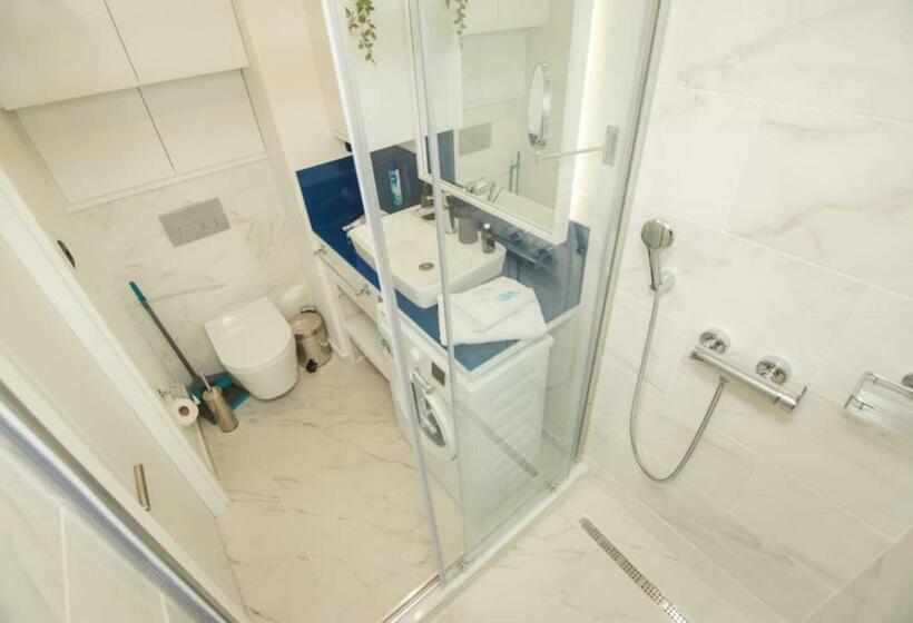 استودیوی استاندارد با چشمانداز دریا, Apartments Orbi City Sea View