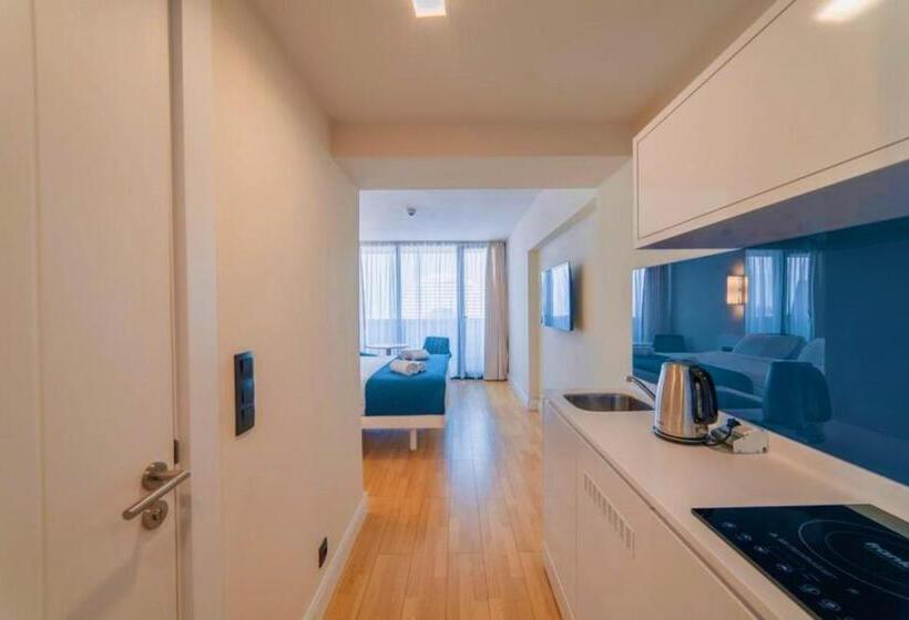 استودیوی استاندارد با چشمانداز دریا, Apartments Orbi City Sea View