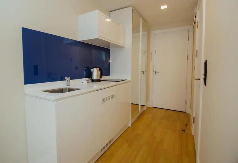 استودیوی استاندارد با چشمانداز دریا, Apartments Orbi City Sea View