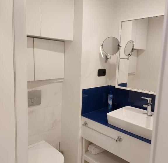 استودیوی استاندارد با چشمانداز دریا, Apartments Orbi City Sea View