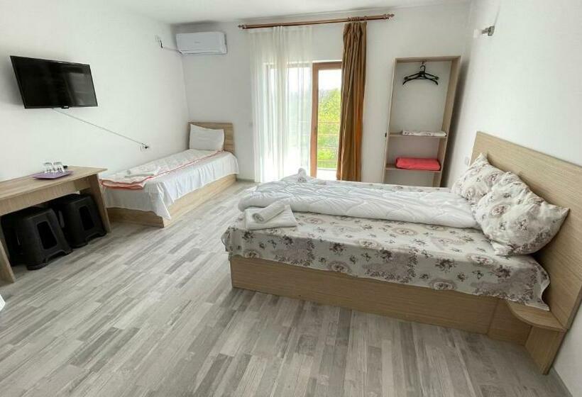 스탠다드 트리플 발코니 룸, Casa Gore