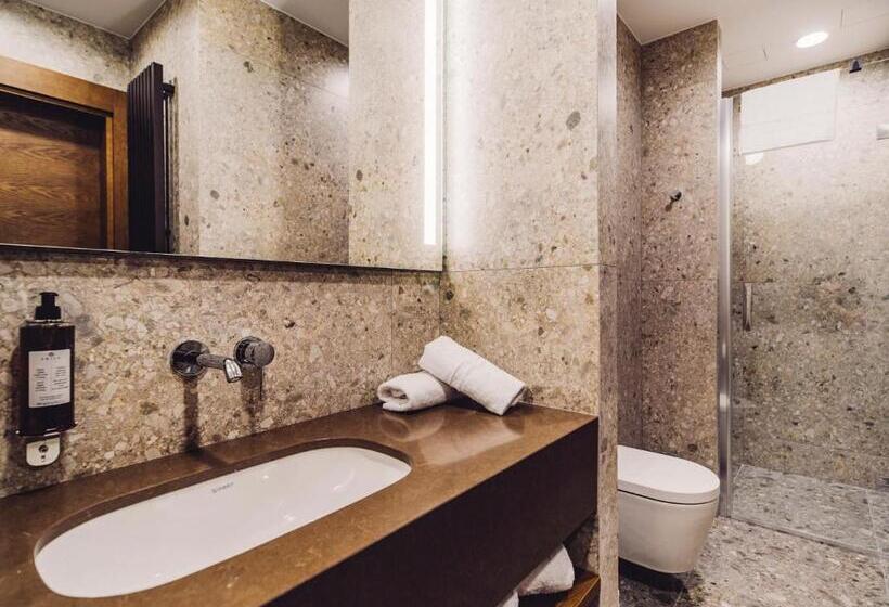 اتاق عادی, Rezydencja Sowa