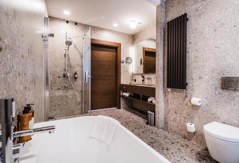 سوییت, Rezydencja Sowa