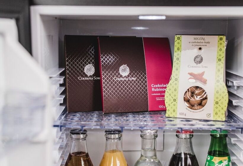 اتاق لوکس, Rezydencja Sowa