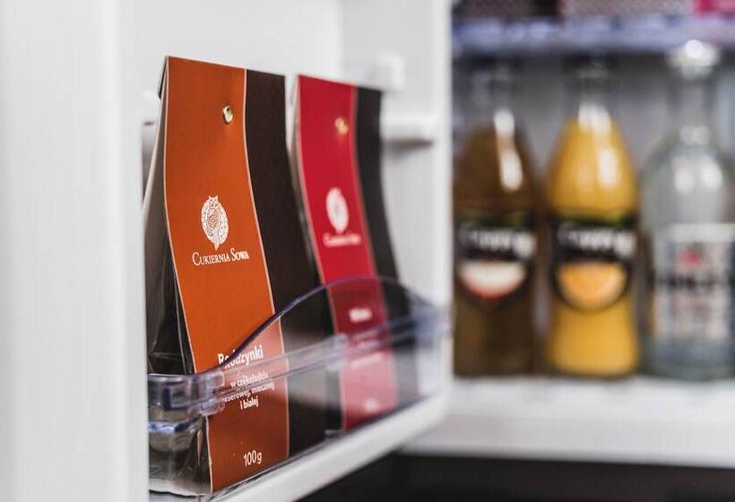 اتاق لوکس, Rezydencja Sowa