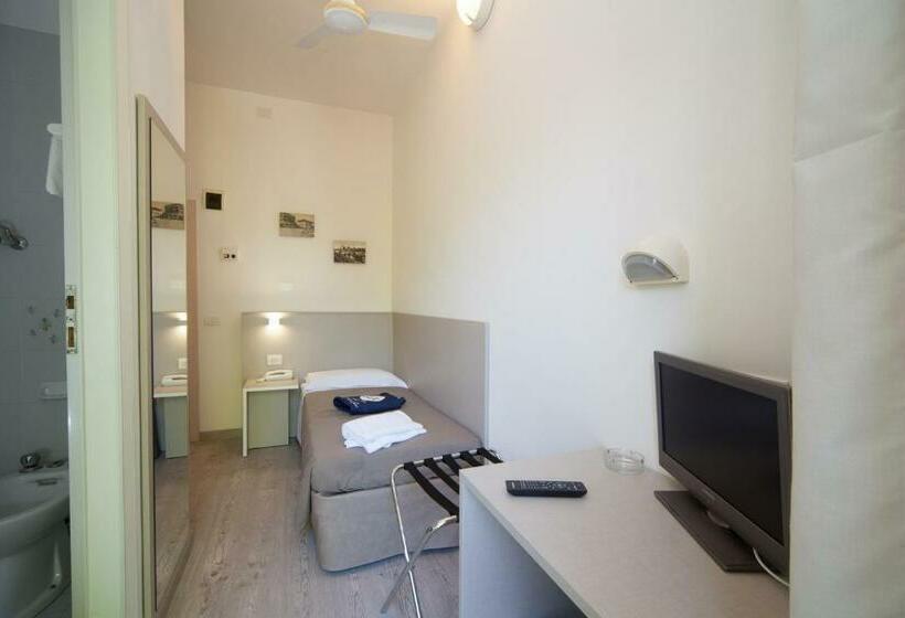 Quarto Estandar Individual, Lux