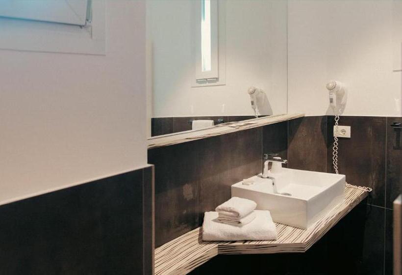 חדר סטנדרט לארבעה, Lux