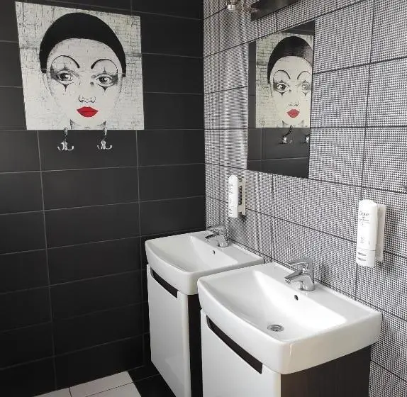 スタンダード４人部屋, Noclegi Jurapark Krasiejów