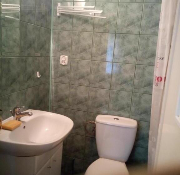 غرفة قياسية مزوَّدة بشُرفة, Nad Panną