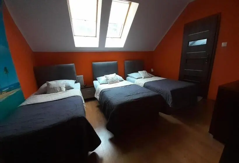 Standard Kolmen Hengen Huone, Noclegi Pod Dębem, Pulandia Brzózki