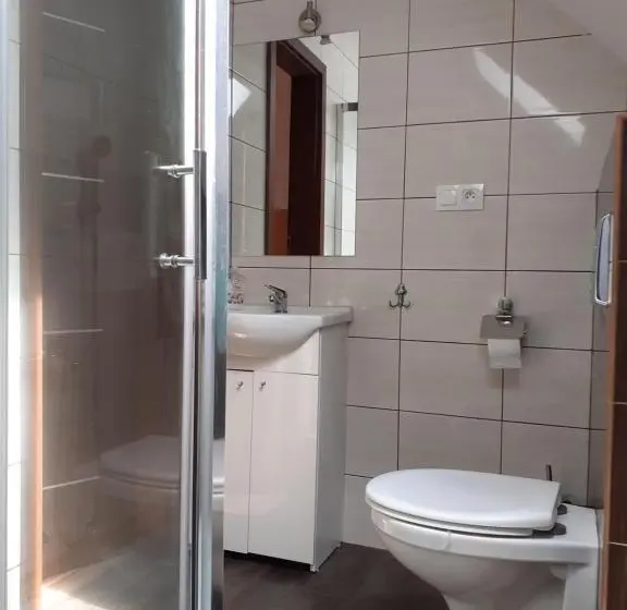 Standard-huone Parveke, Noclegi Pod Dębem, Pulandia Brzózki