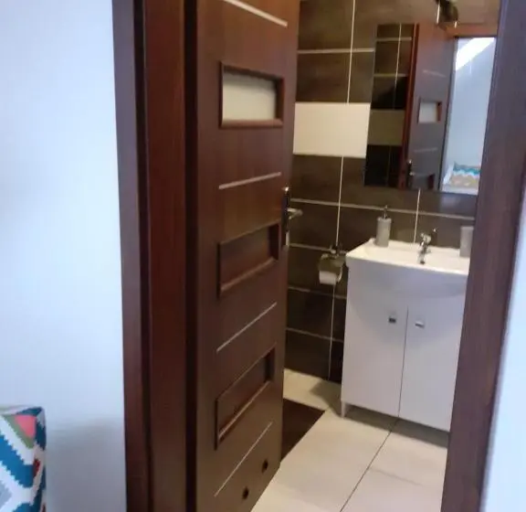 Deluxe-huone, Noclegi Pod Dębem, Pulandia Brzózki