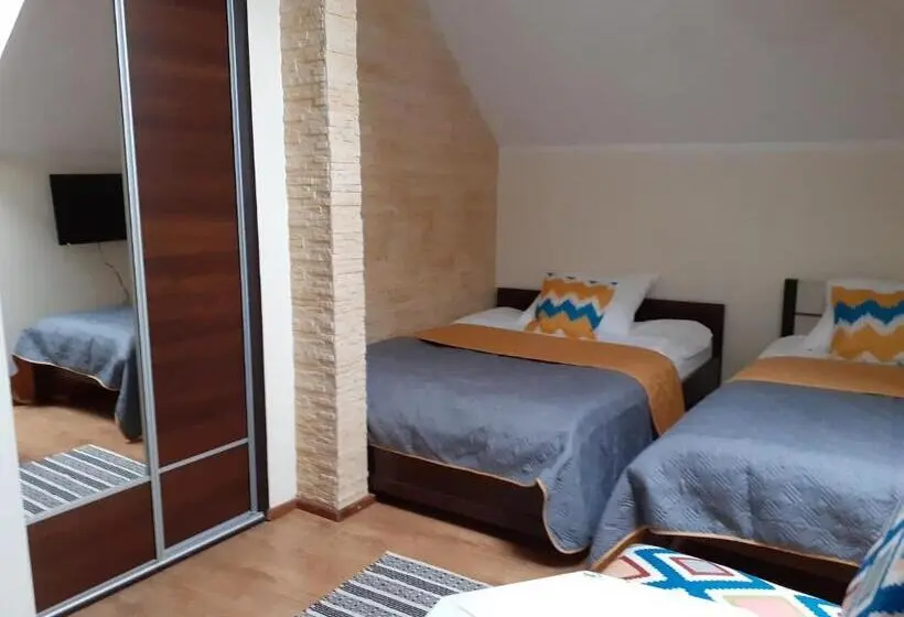 Deluxe-huone, Noclegi Pod Dębem, Pulandia Brzózki