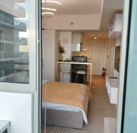 סטודיו סטנדרט נוף לים, Azure North Monaco Tower