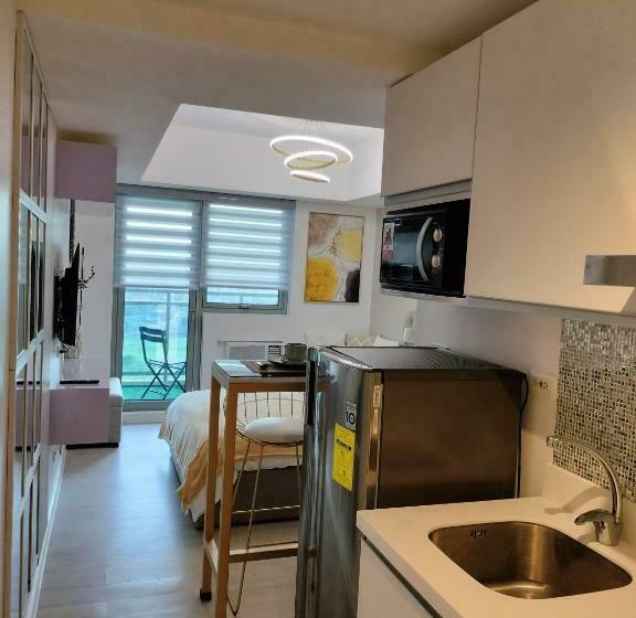 סטודיו סטנדרט נוף לים, Azure North Monaco Tower