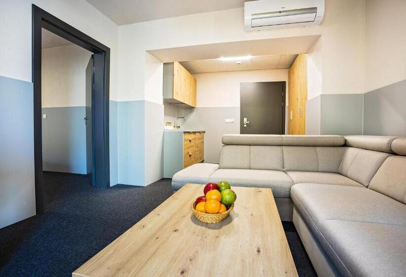 דירת חדר, Oblacka Przystań