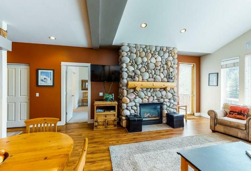 شقة 3 غرف, Wood River Condo