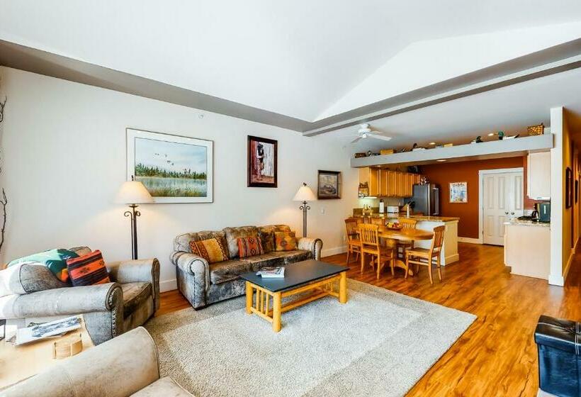 شقة 3 غرف, Wood River Condo