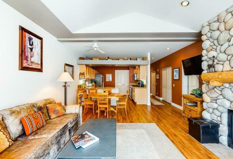 침실 3개 아파트, Wood River Condo